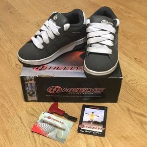 Heelys - Slide 
Roller Skate Sneakers